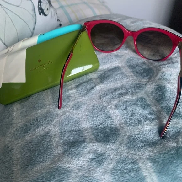 Kate Spade - Picture 2 of 3